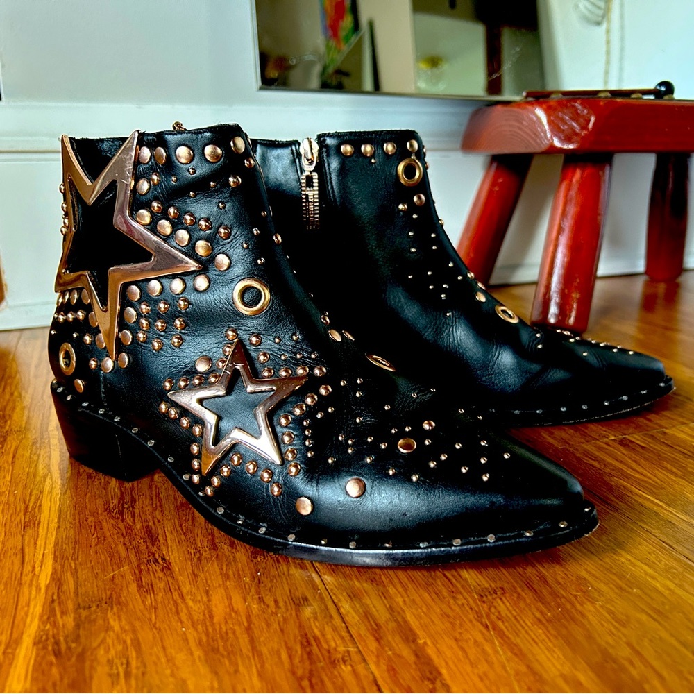 Super Star Designer Ivy Kirzhner Black & Gold Sexy Booties